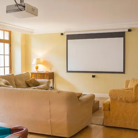 Valescure Sleeps 34 Pool Air Con Wifi *