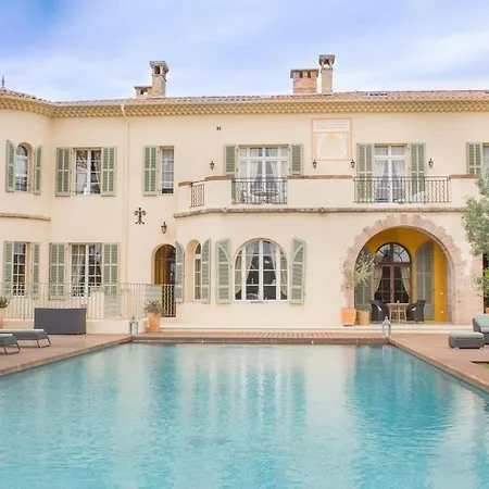 别墅 Valescure Sleeps 34 Pool Air Con Wifi