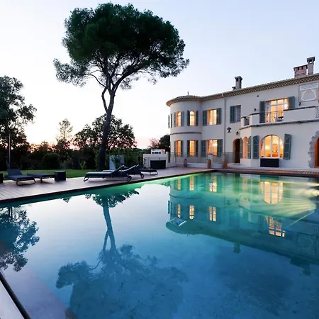 Valescure Sleeps 34 Pool Air Con Wifi *