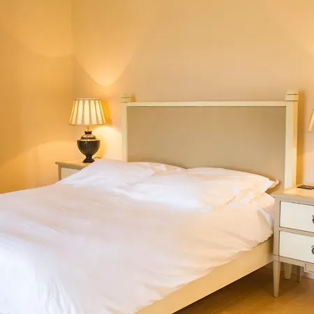 别墅 Valescure Sleeps 34 Pool Air Con Wifi